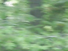 Teen susjed s mama u dvorištu