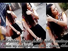 Boso žuta djevojka u bijelom biciklizam