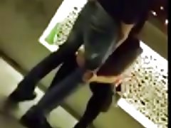 Pompino u discoteca po jls